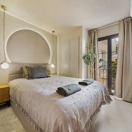 3 Bedroom In Old Town Appartement Marbellac
